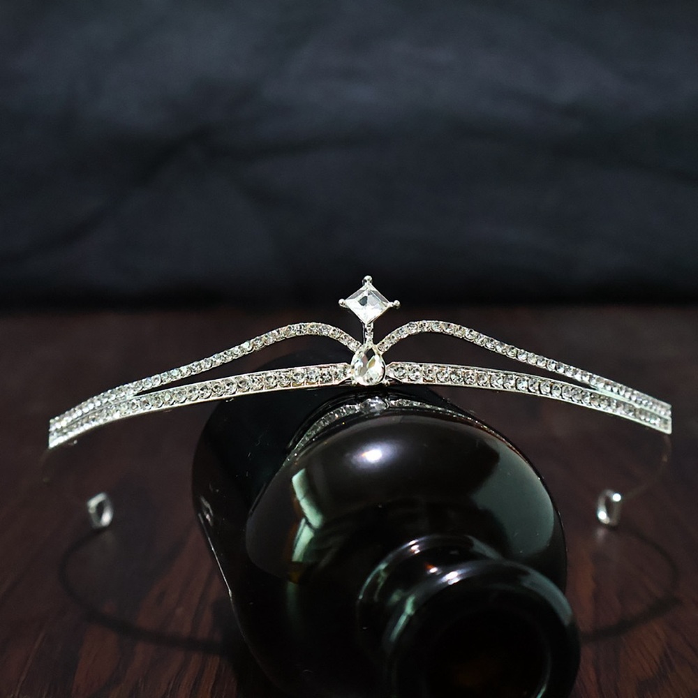 Elegant Silver Tiara with Crystal Accents